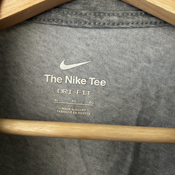 Nike XL Dri Fit Men's Heather Gray Short Sleeve Tee - Picture 2 of 3